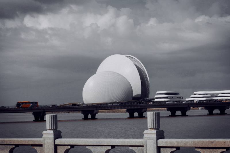 珠海日月贝和现代公交车同框图片