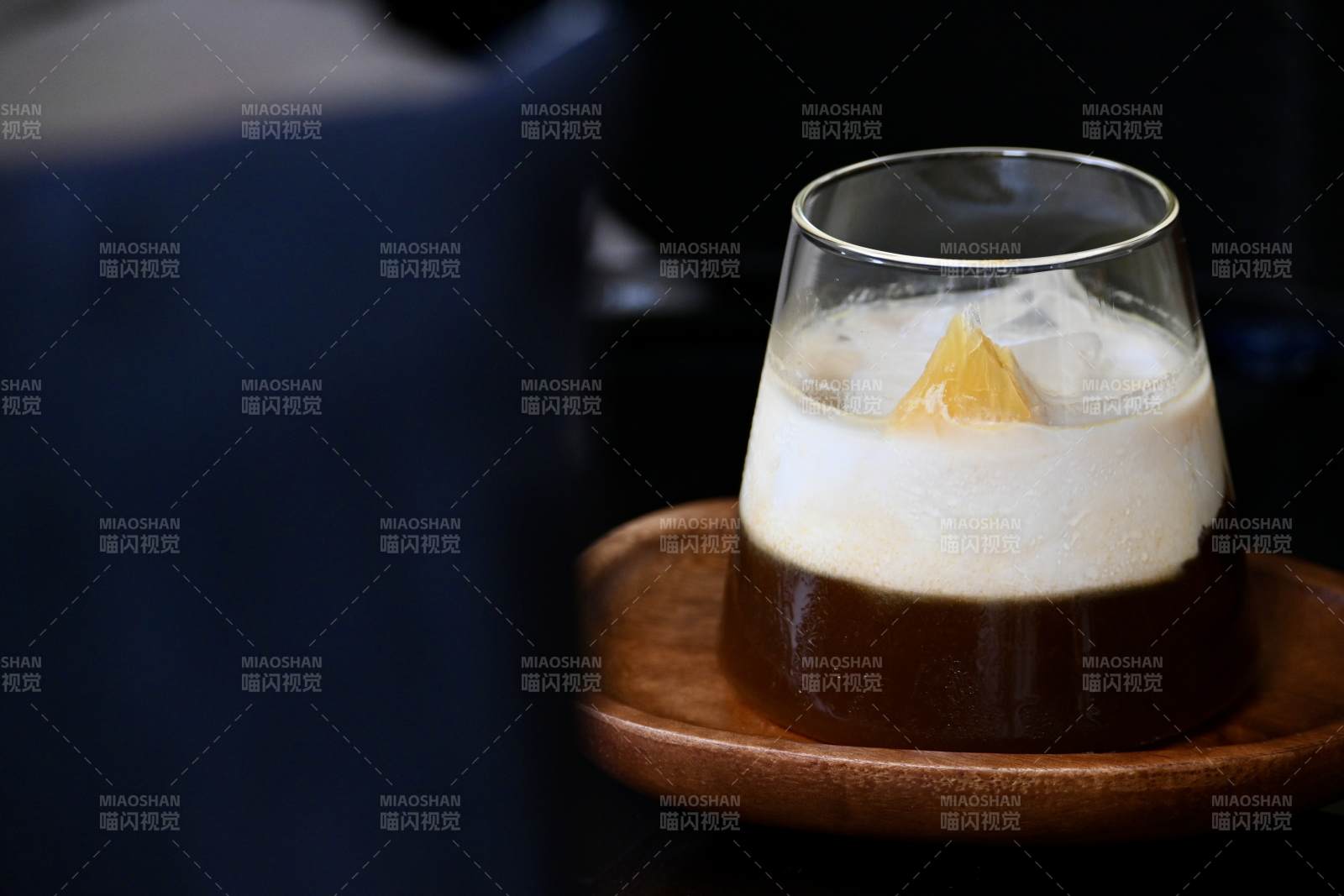 冰镇咖啡饮品特写图片