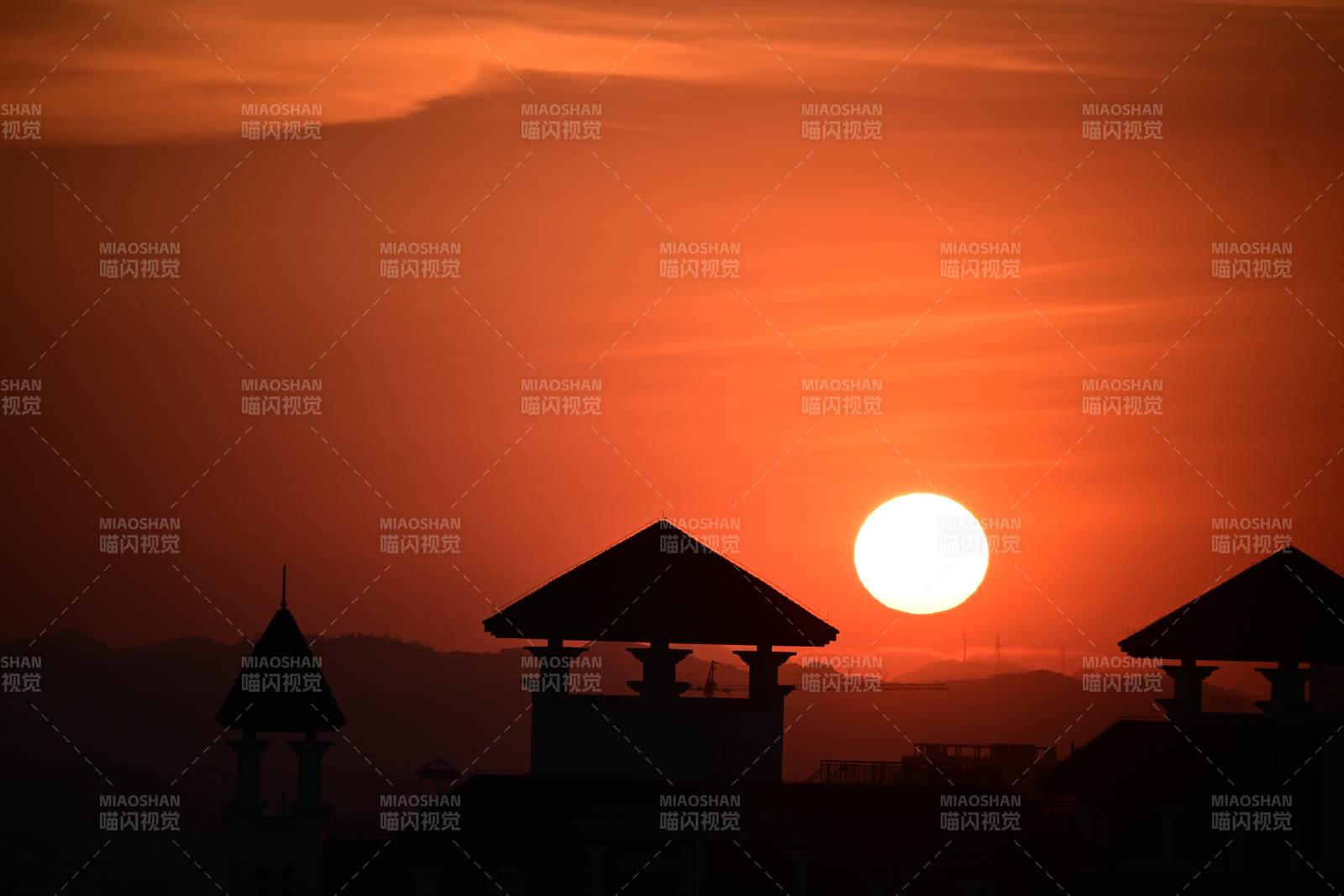夕阳西下 建筑剪影图片