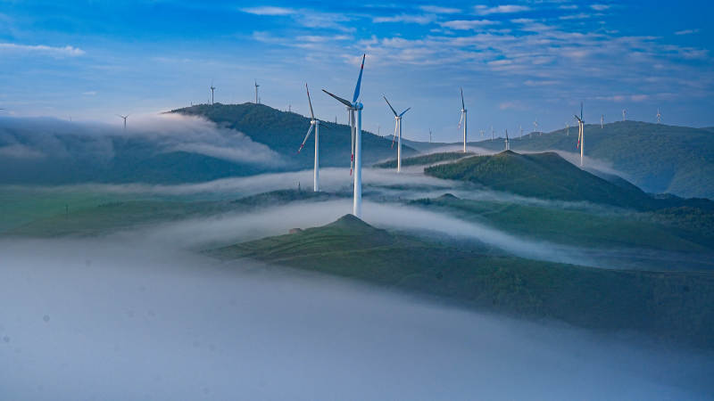 张北草原天路云海风车 山间仙境图片