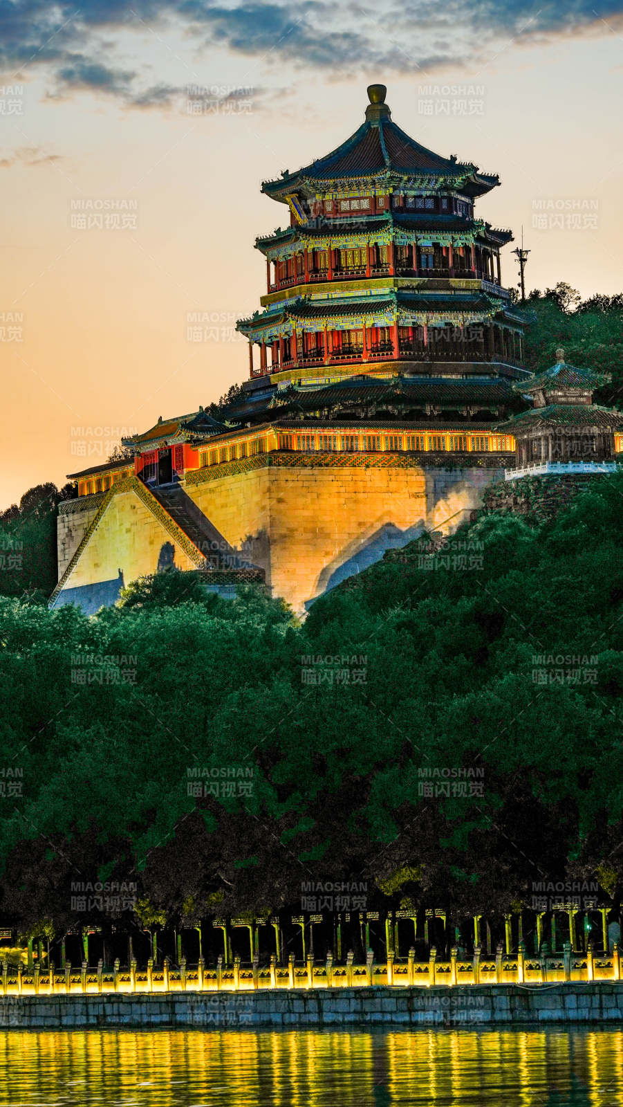 颐和园佛香阁夜景图片