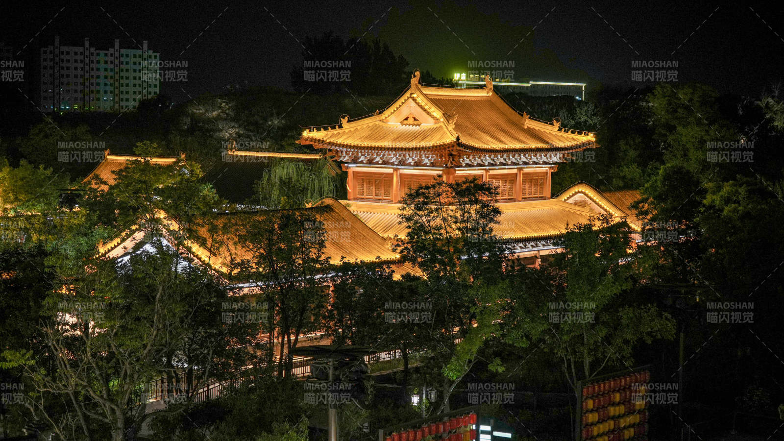 山西忻州古城夜景古建筑灯火辉煌图片