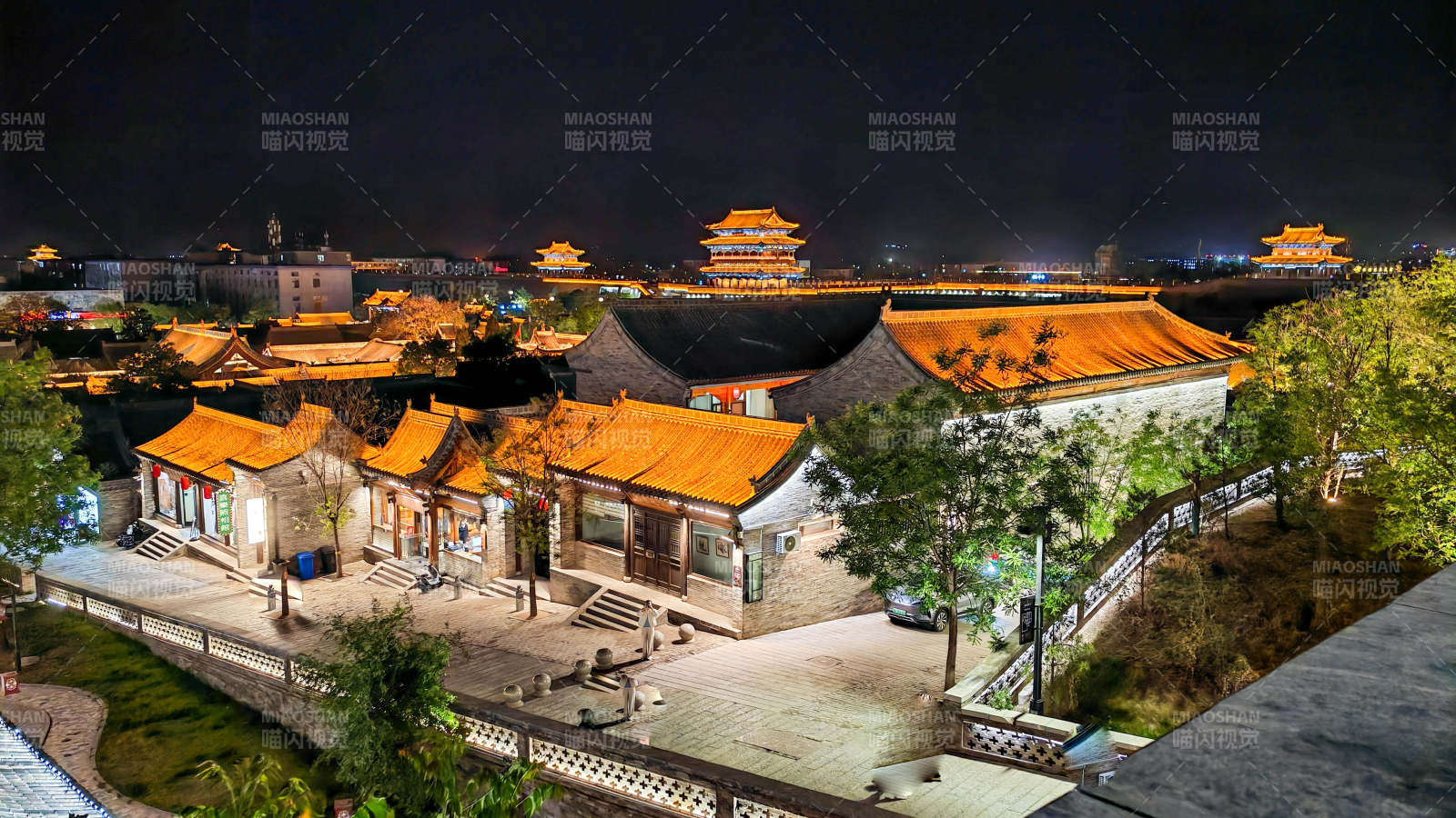 山西忻州古城夜景古建筑灯火辉煌图片
