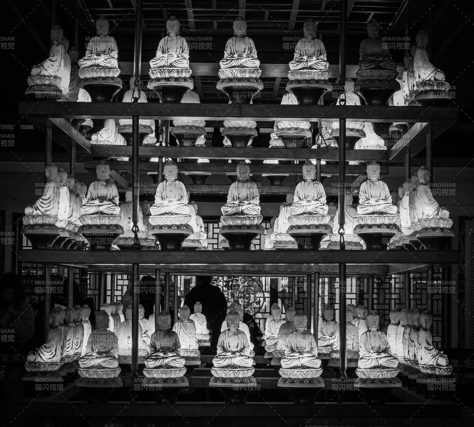 大同云冈石窟佛像陈列 静谧庄严图片