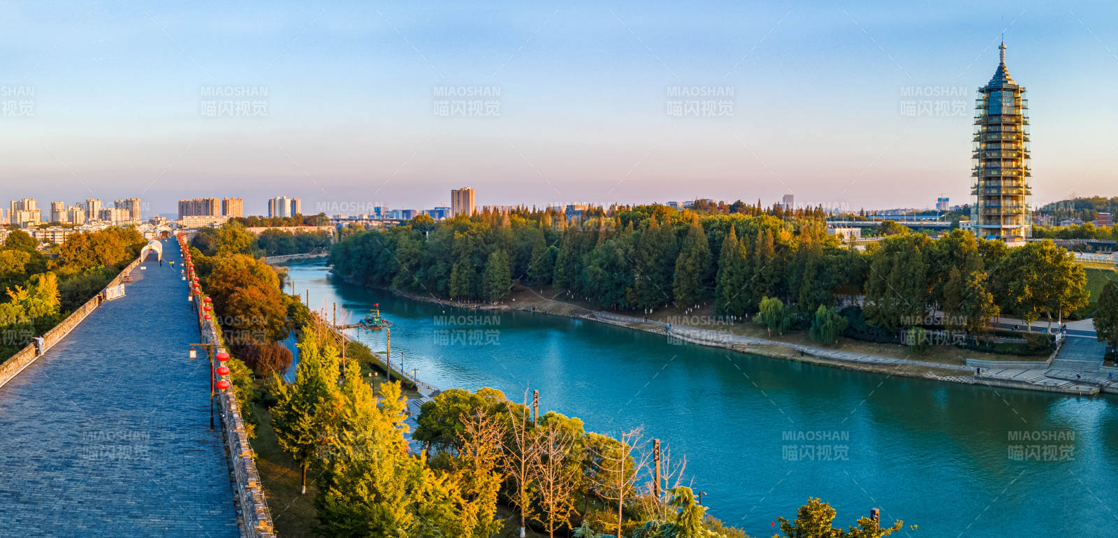 南京秦淮河畔，中华门城墙，远看大报恩寺图片