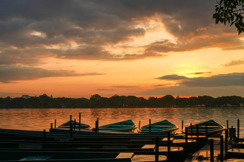 杭州西湖神舟基地朝霞图片