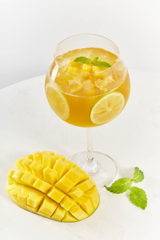 芒果柠檬冰爽饮品图片