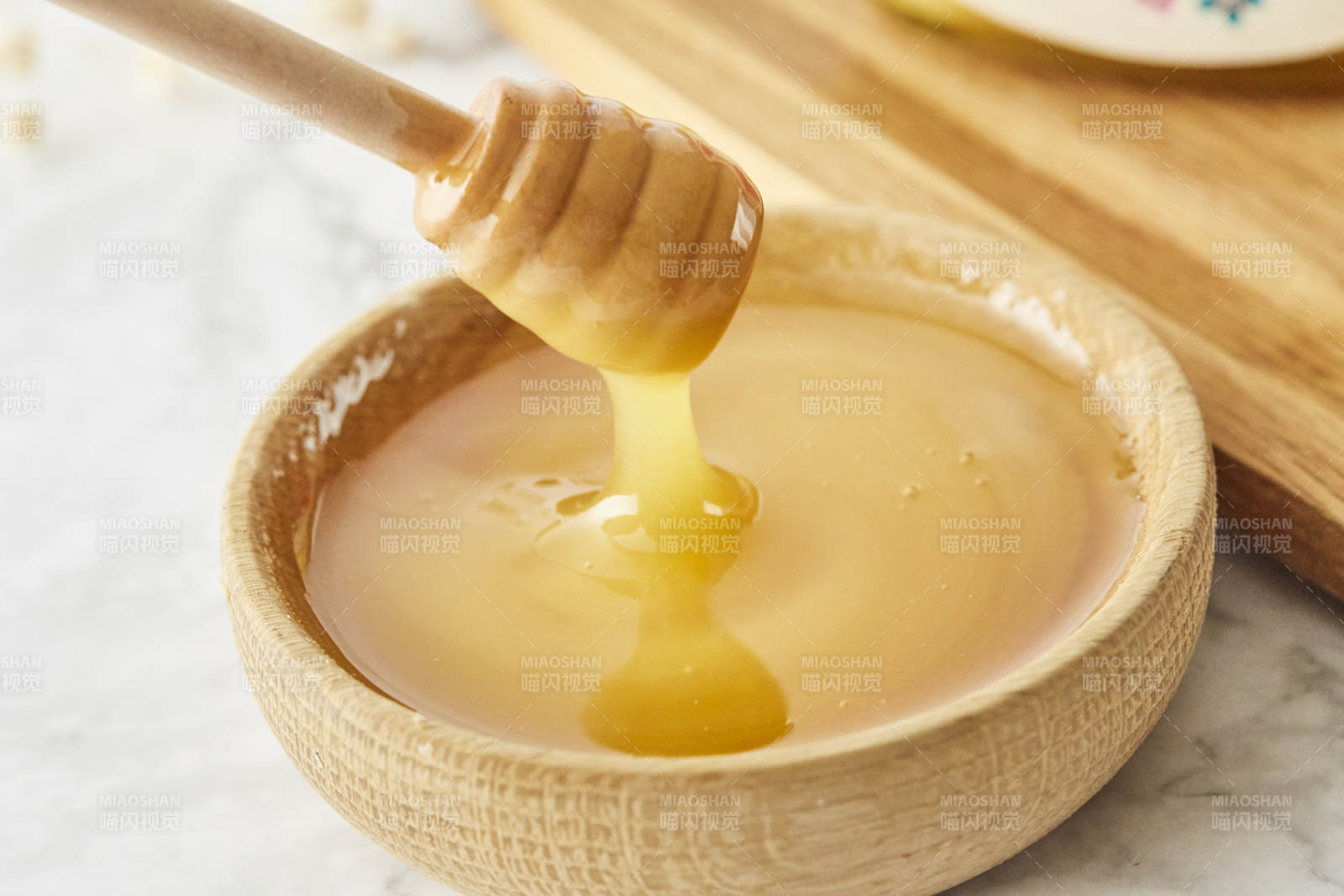 蜂蜜滴落 甜蜜时光图片