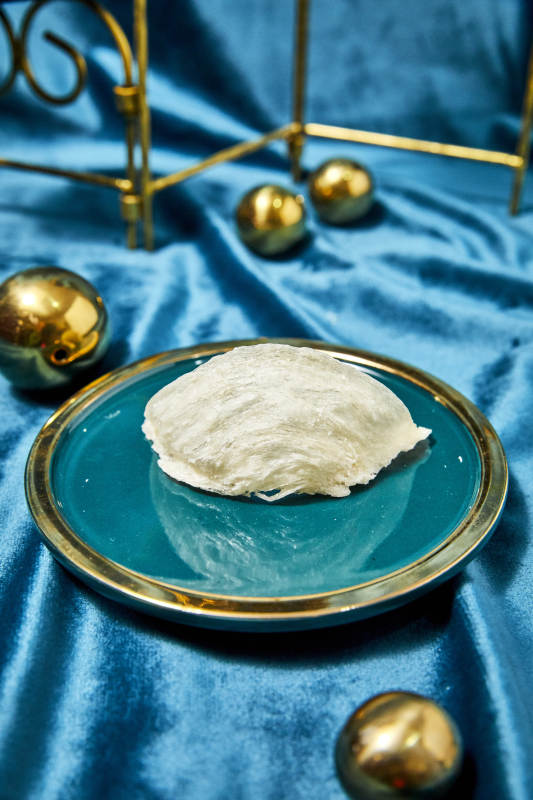 蓝丝绒上的燕窝图片