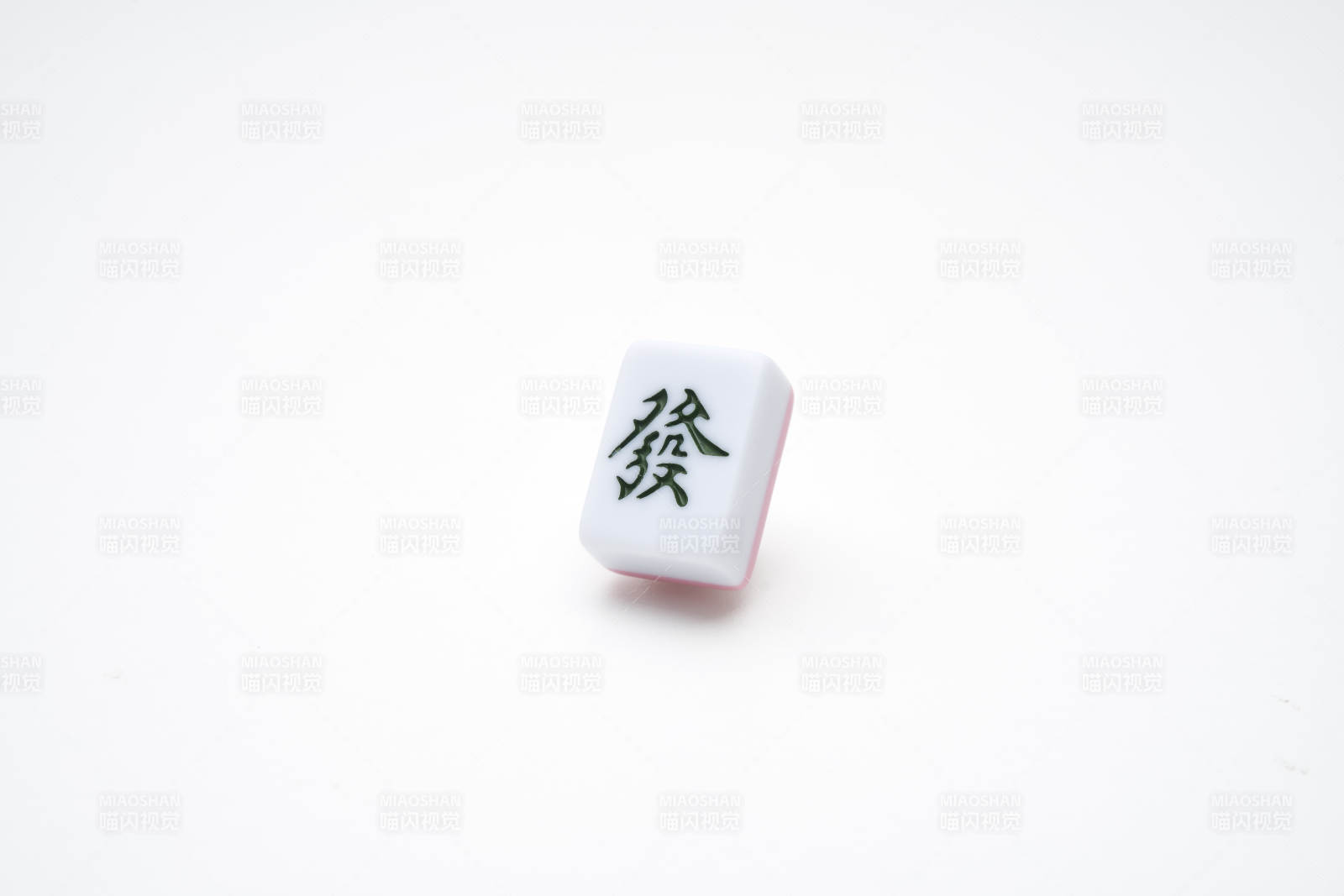 麻将牌发字特写图片