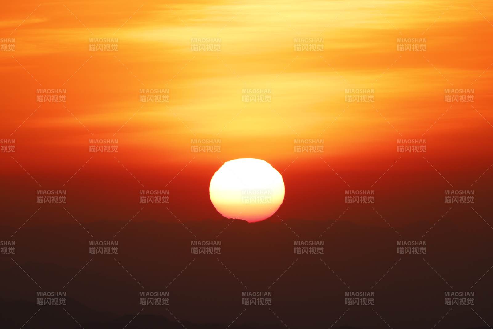 夕阳西下 橙红满天图片