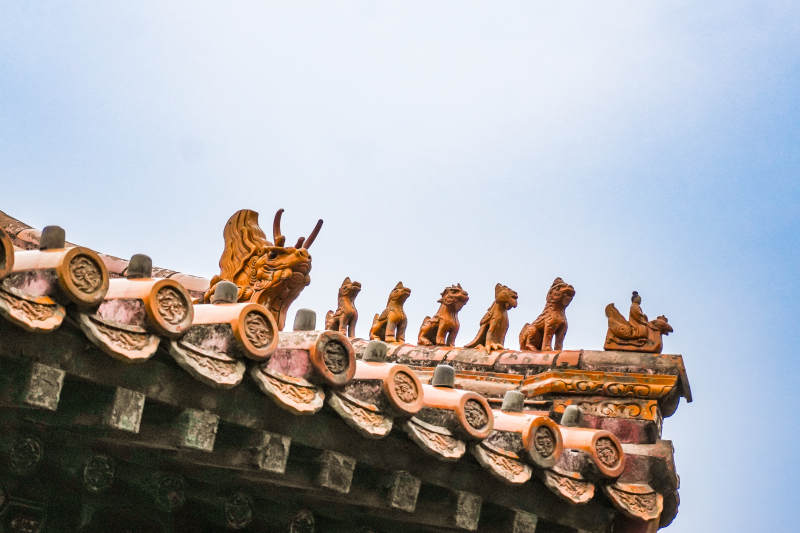 古建筑屋脊上的装饰兽图片