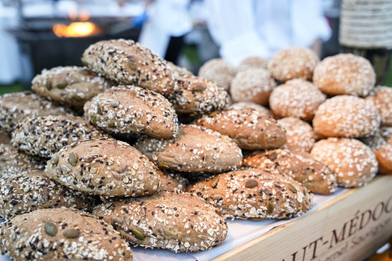 各式面包堆叠展示图片