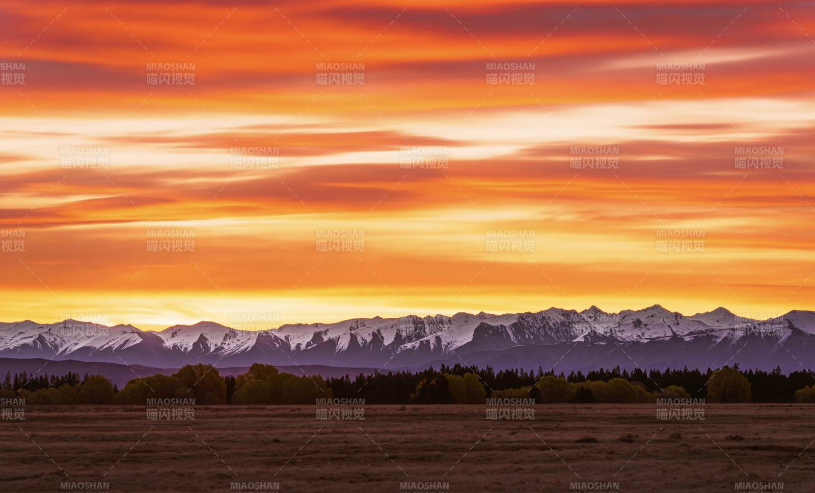 雪山落日 壮丽景色图片