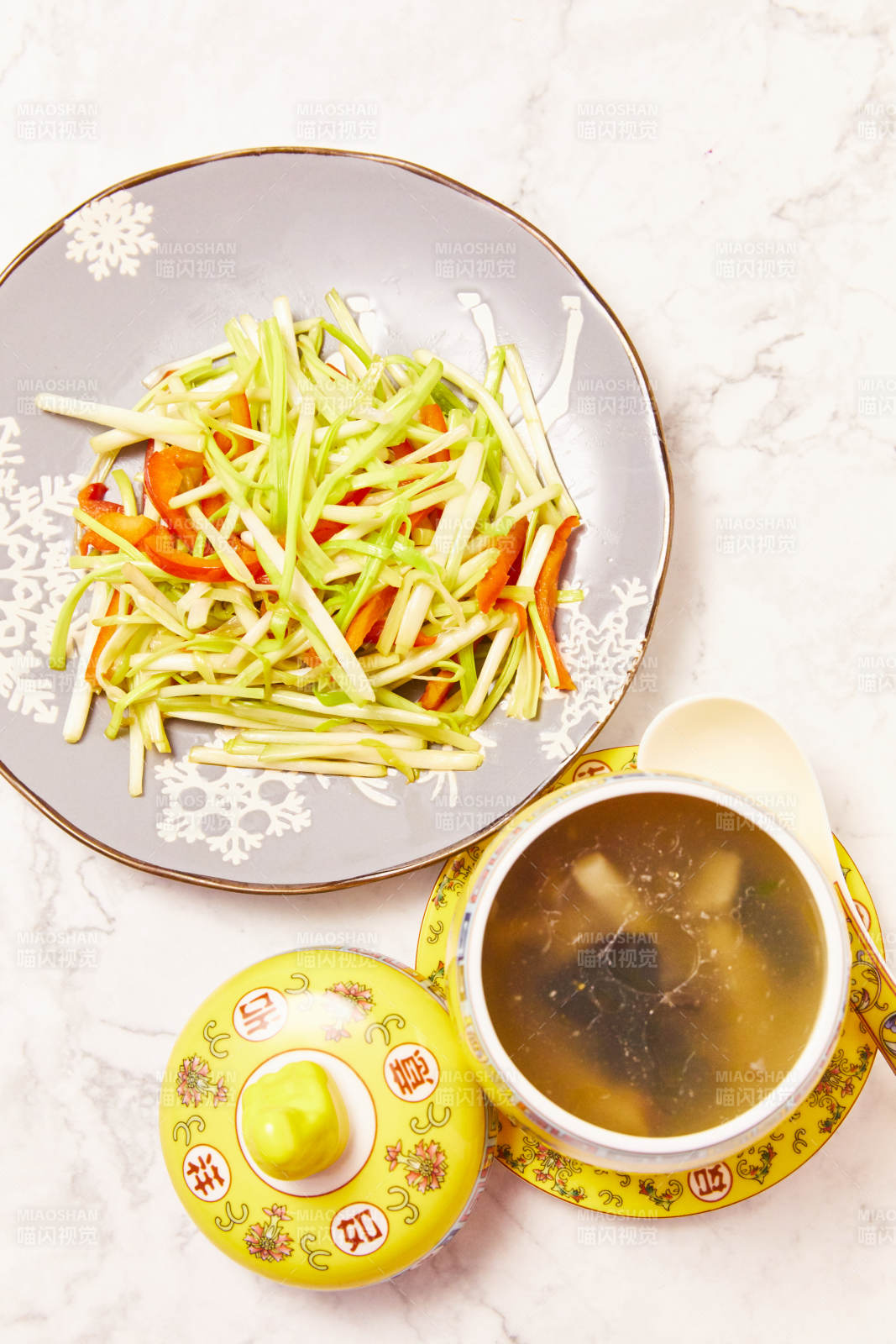 清炒时蔬配汤品图片