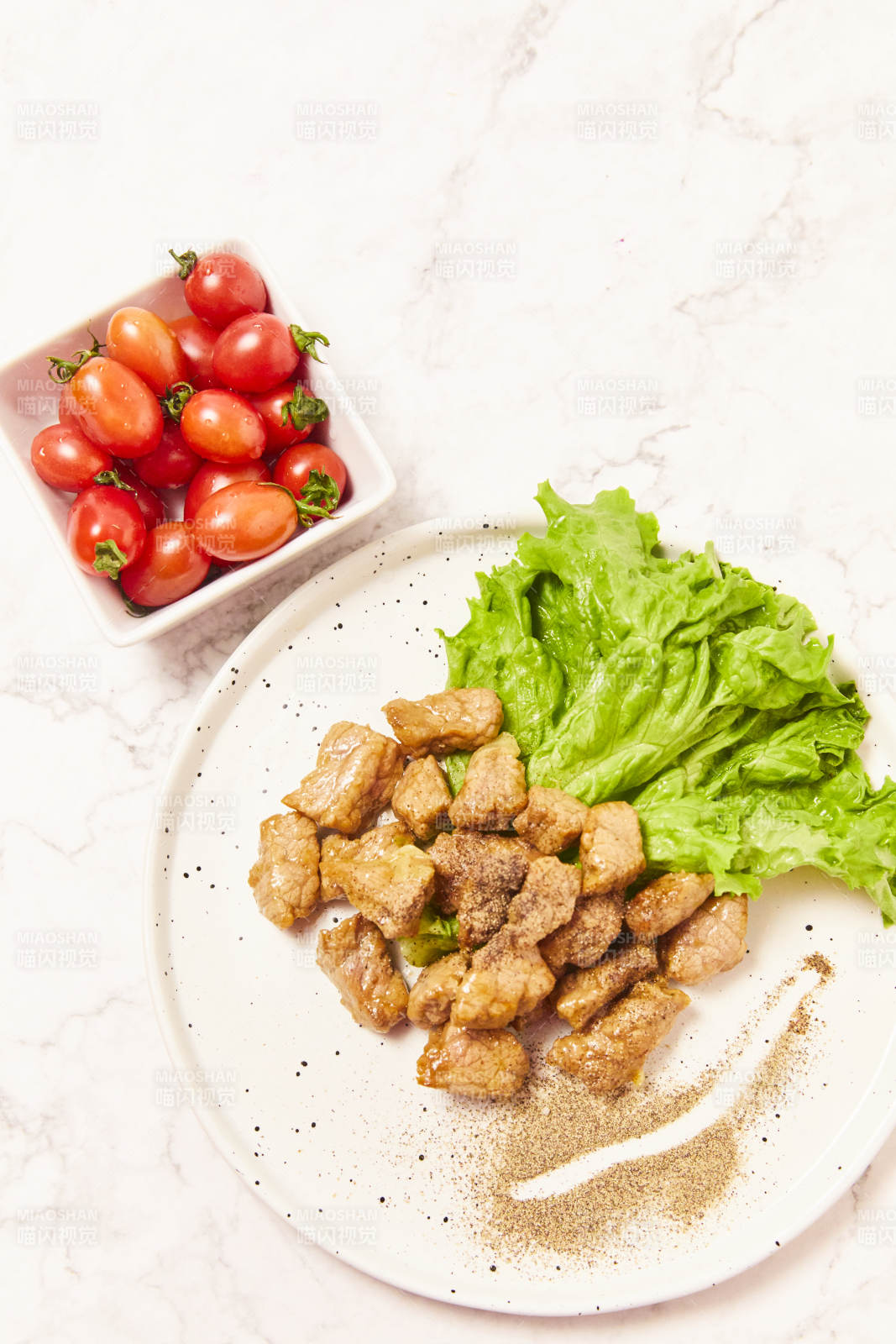 烤肉配圣女果图片