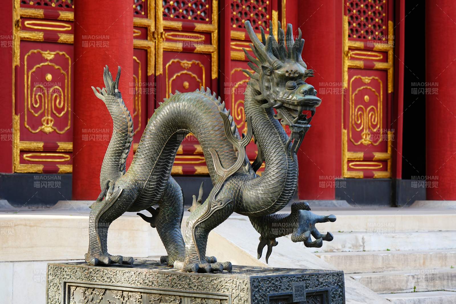 颐和园铜龙摄影图图片
