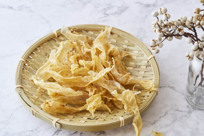 竹篮中的干黄花菜图片