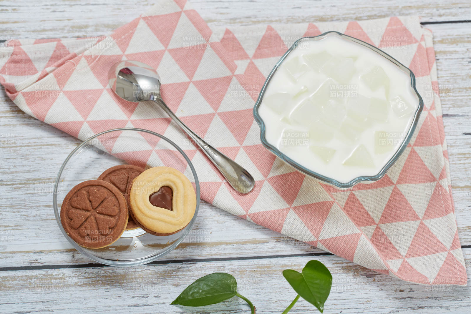 酸奶配饼干 美味早餐图片