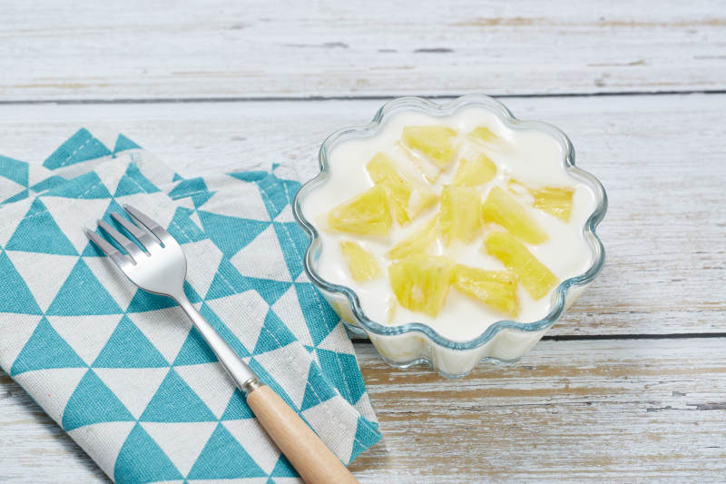 菠萝酸奶甜点图片