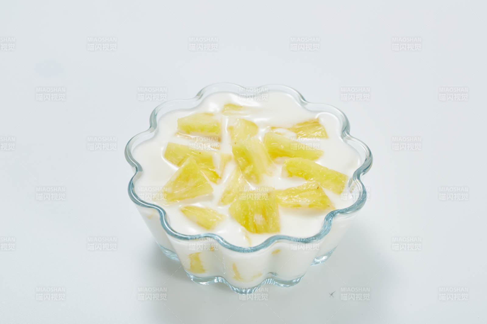 菠萝酸奶甜品图片