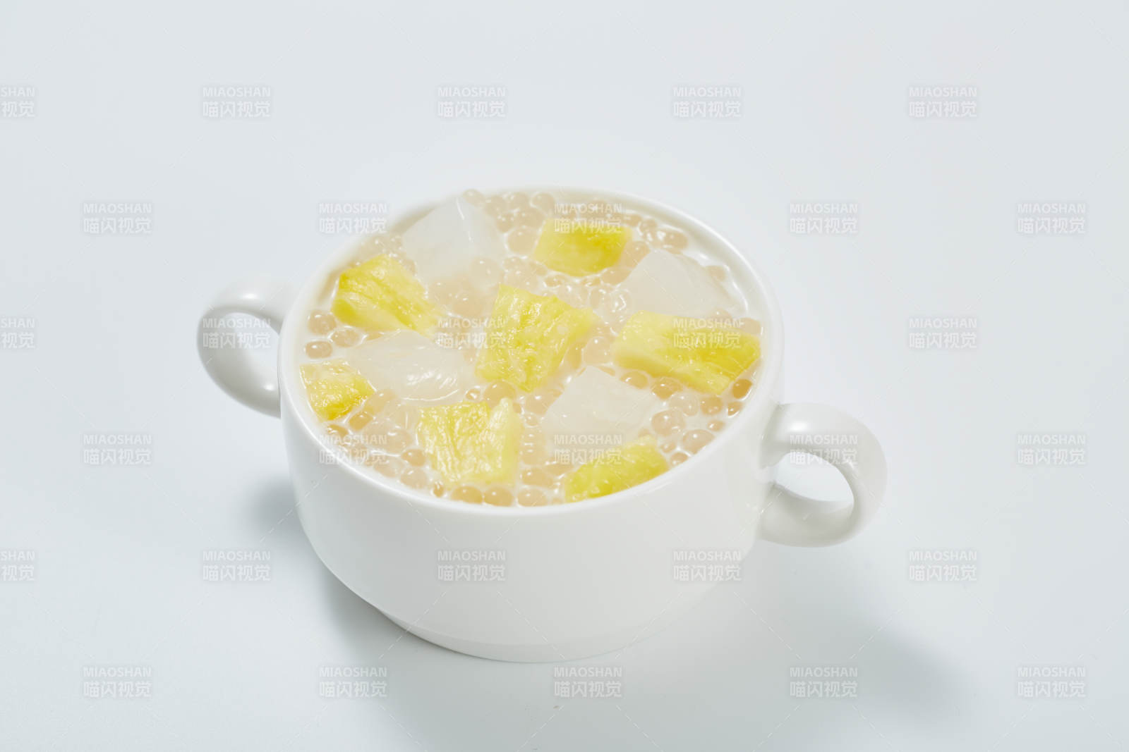 椰汁西米露配菠萝块图片