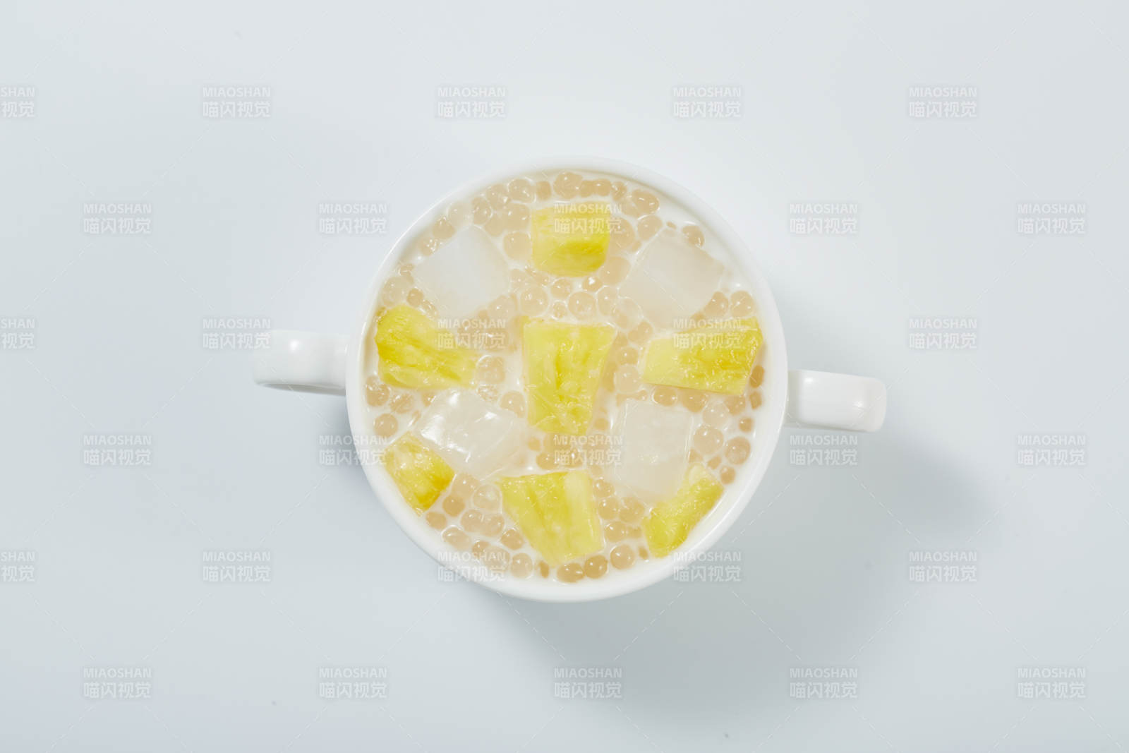 椰汁西米露配菠萝冰块图片