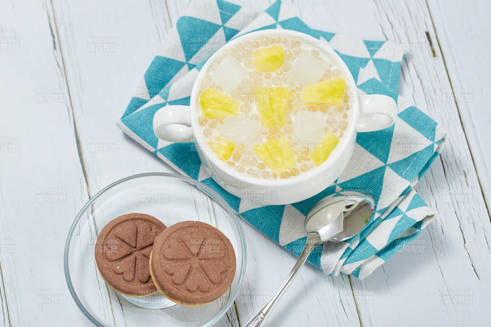 椰汁西米露配饼干图片
