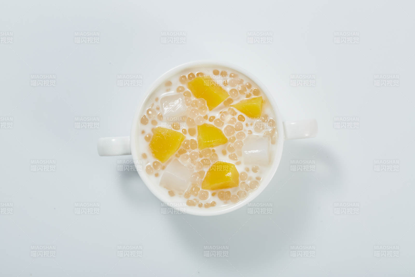 黄桃西米露特写图片