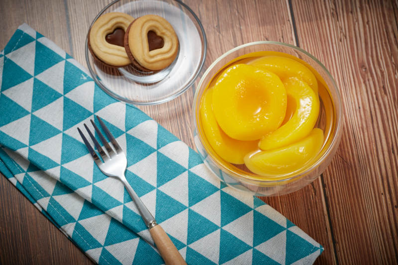 桃片与心形饼干的甜蜜时光图片