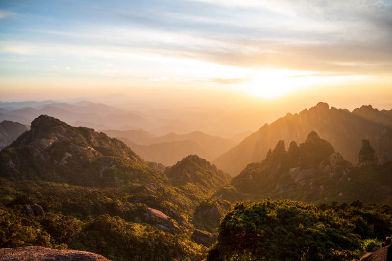 鳌鱼峰日落金色传说图片