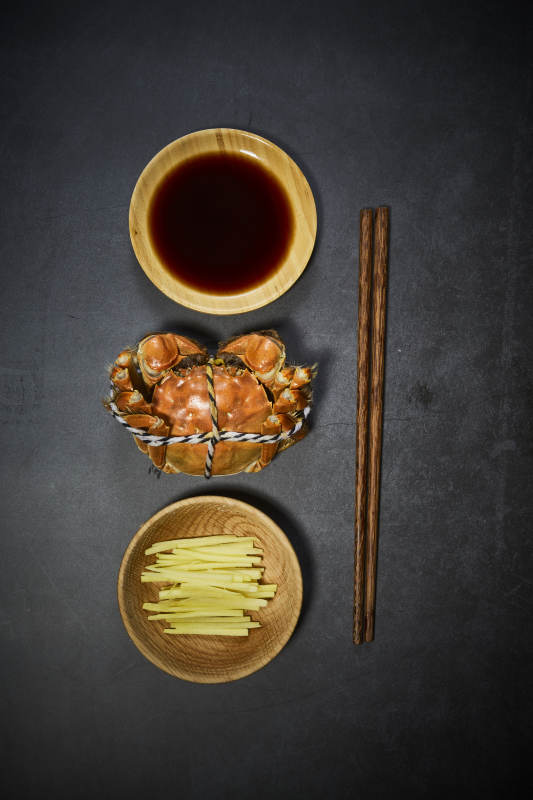 清蒸大闸蟹配姜醋图片