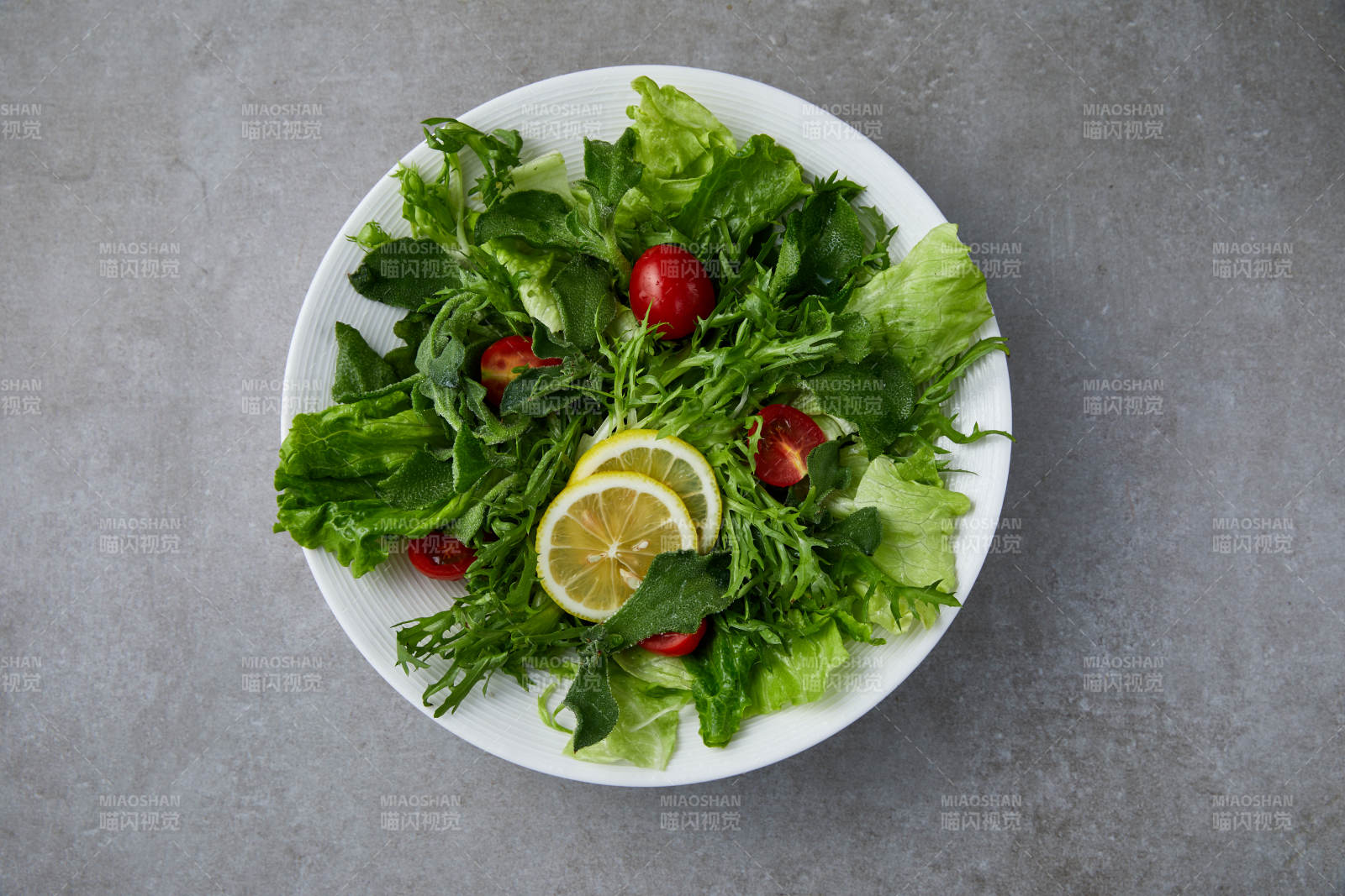 清新柠檬沙拉盘图片