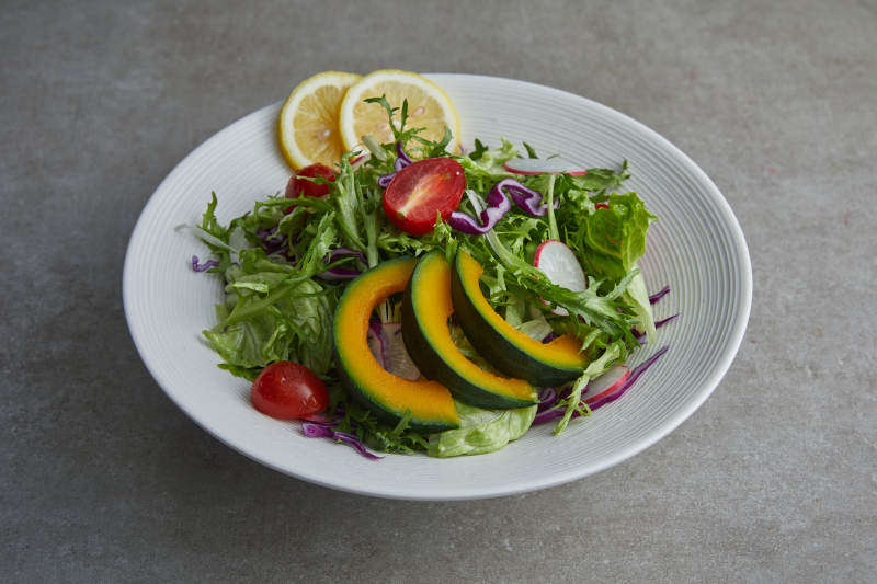 清新蔬菜沙拉盘图片