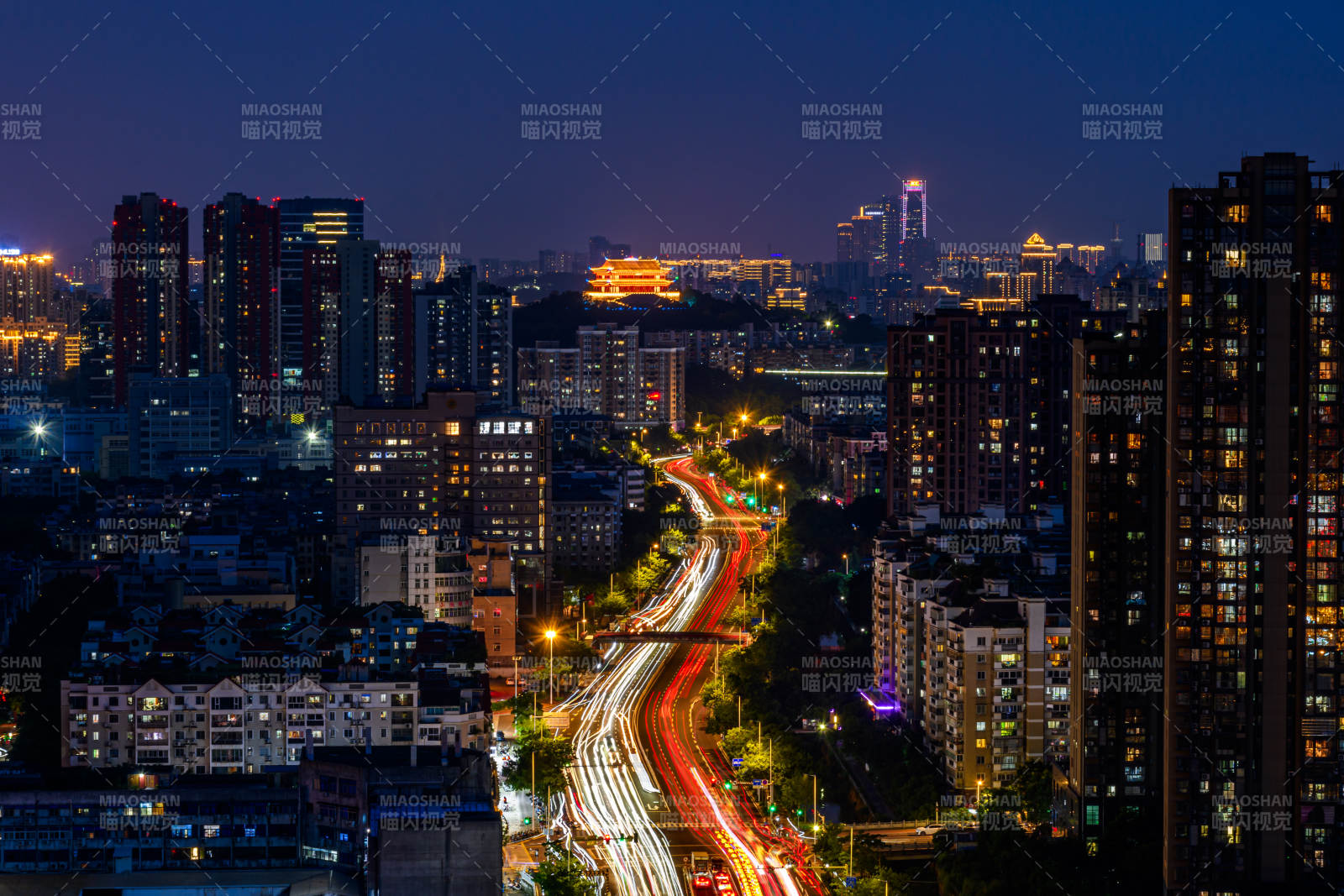 夜幕下的福州城市灯火辉煌图片