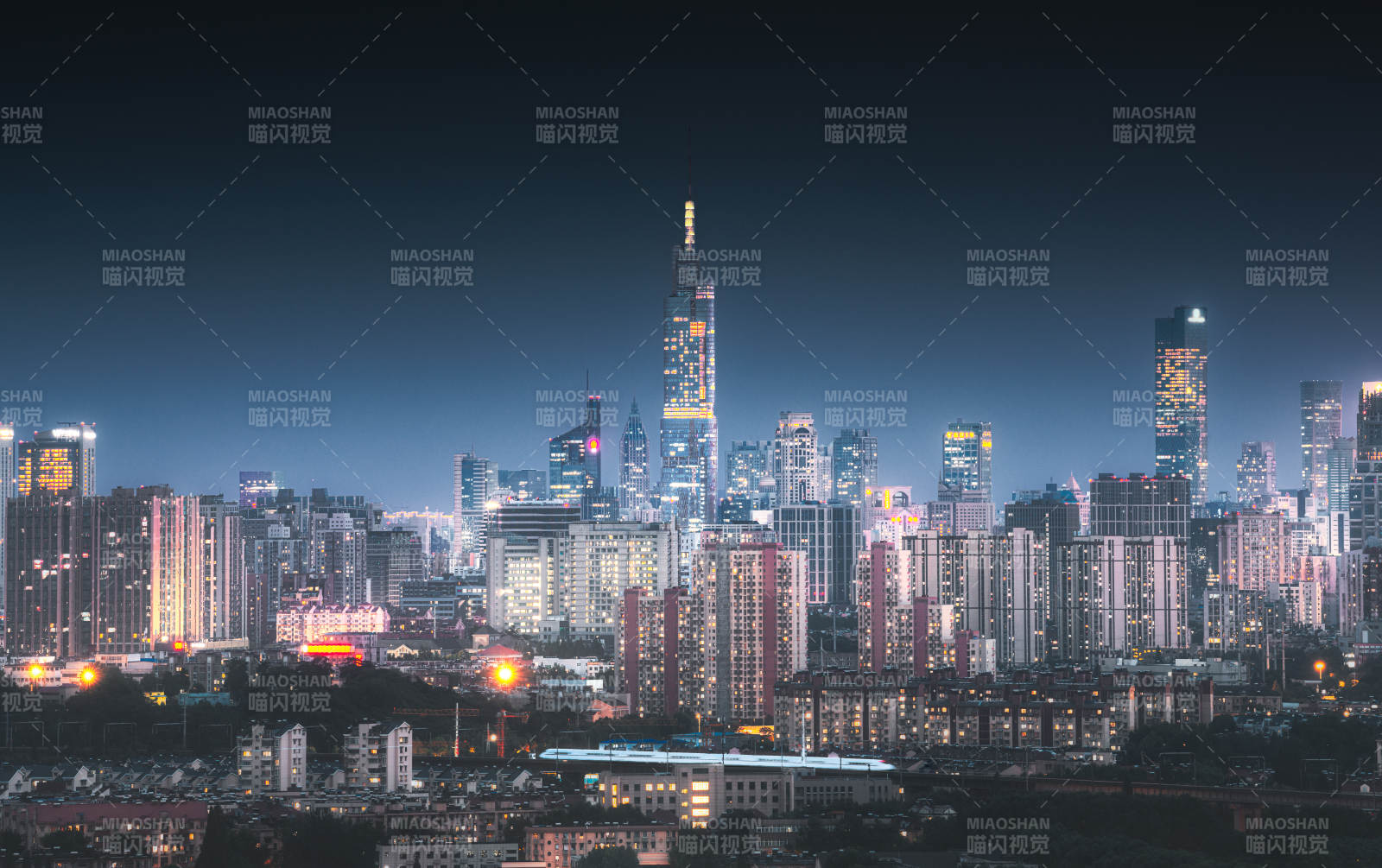 夜幕下的南京灯火辉煌图片