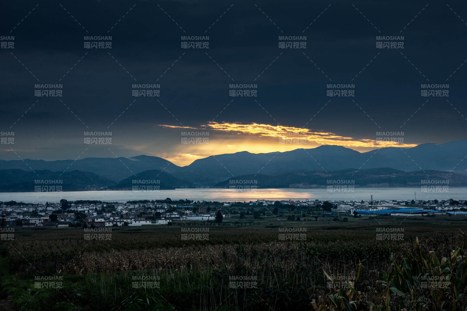 苍山洱海晨曦图片