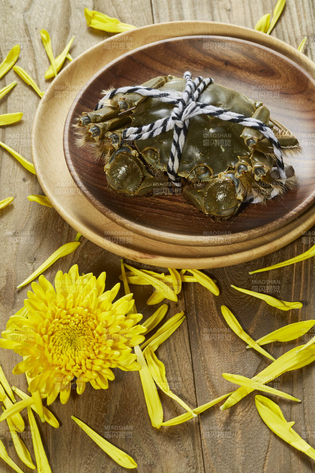 秋日蟹宴 菊香相伴图片