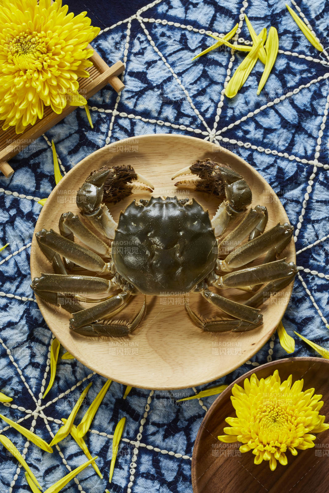 秋日蟹宴 菊香相伴图片