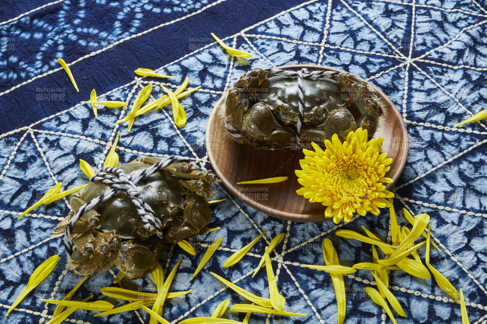 秋日蟹宴 菊香四溢图片