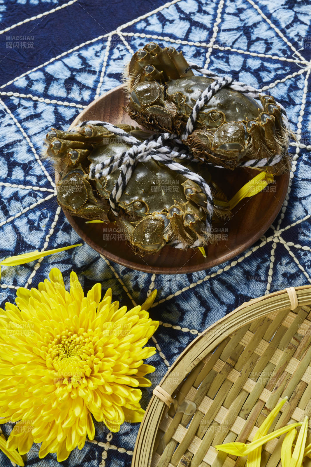 秋日蟹宴 菊香相伴图片