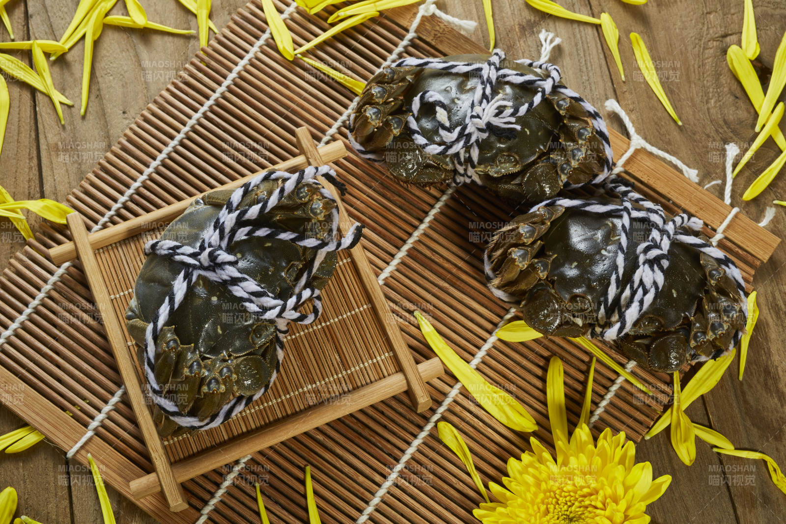 秋日蟹宴 菊香相伴图片