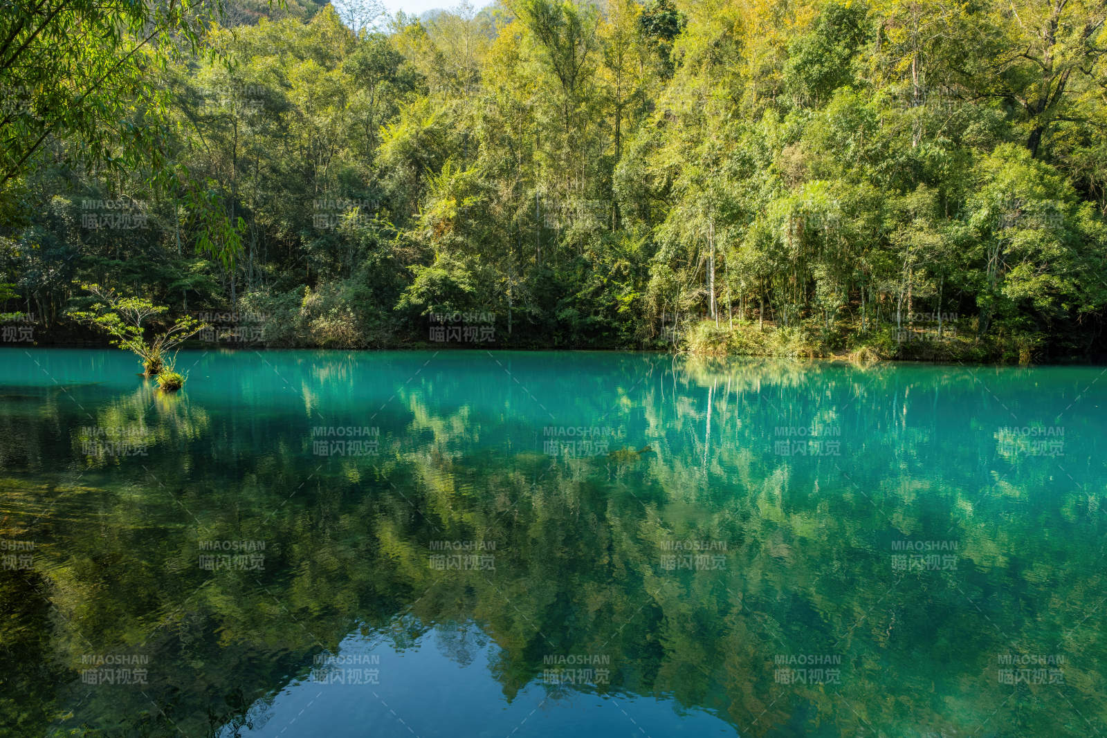 荔波小七孔瀑布图片
