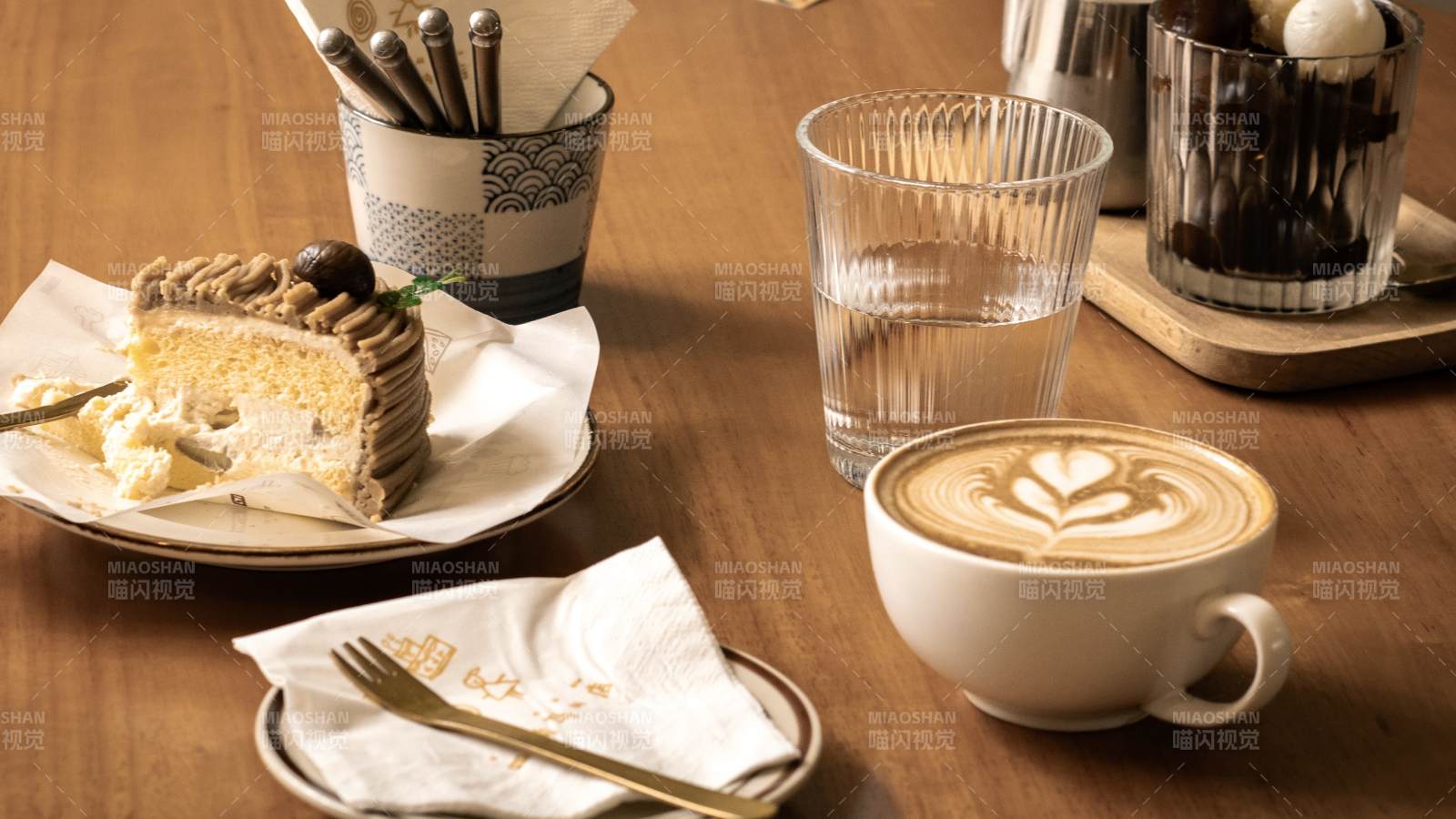 咖啡与甜点的完美搭配图片