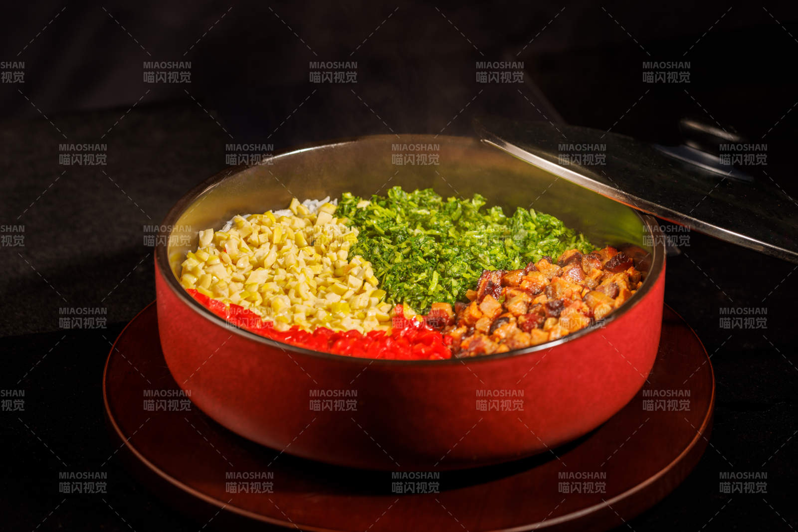 四色拼盘美食特写图片