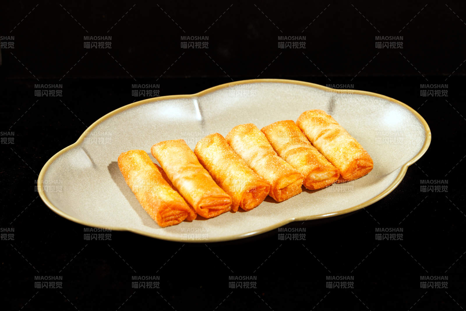 金黄春卷 美味可口图片