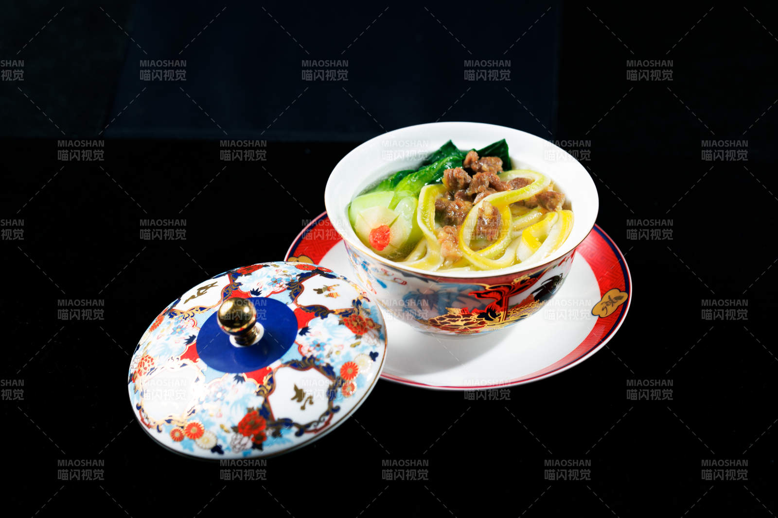 阿尔巴斯羊肉面图片