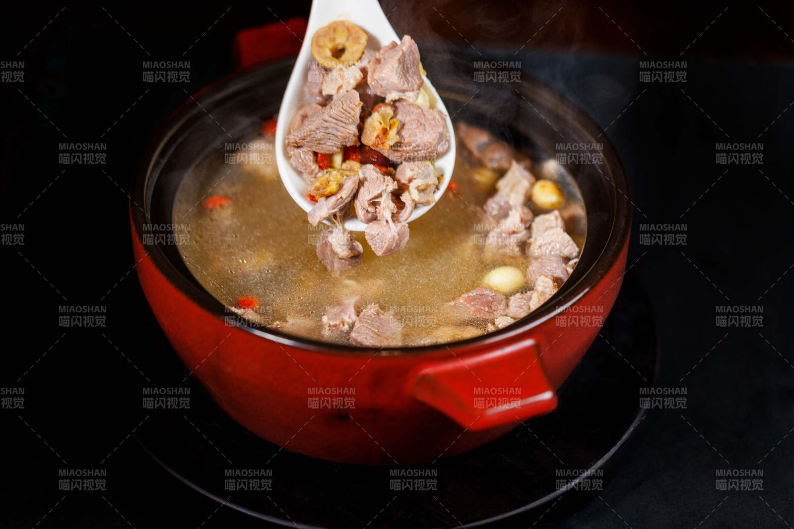 滋补羊肉汤 暖身又美味图片