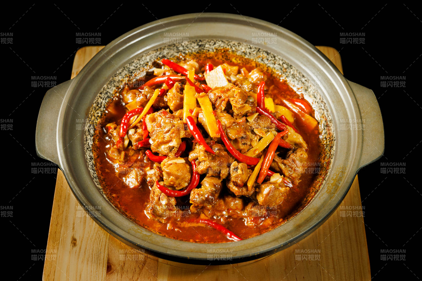 麻辣排骨煲图片