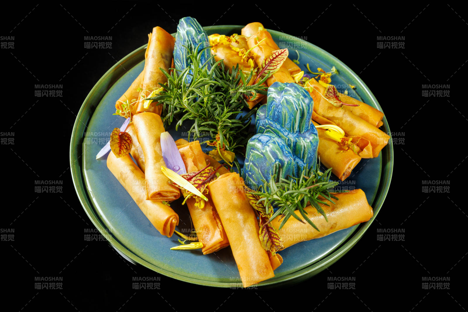 春卷拼盘 色彩缤纷美味图片